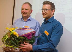 Nils-Odd og Kjetil idet sjefsskiftet finner sted.